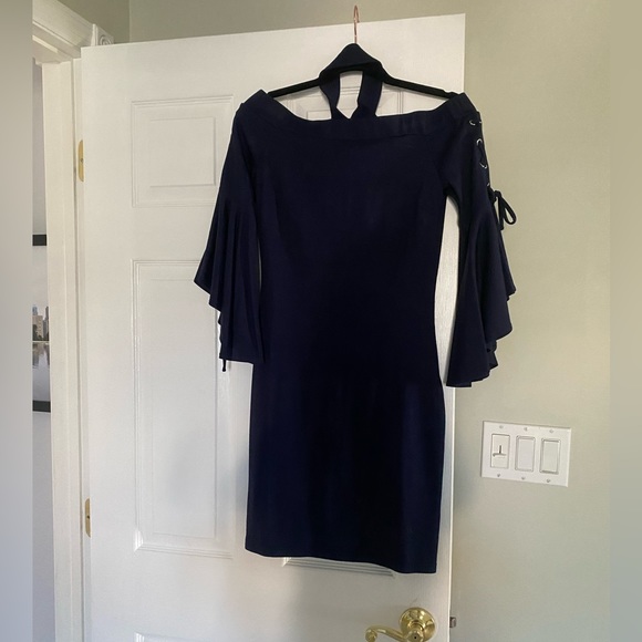 VENUS Dresses & Skirts - Venus size small off the shoulder navy dress